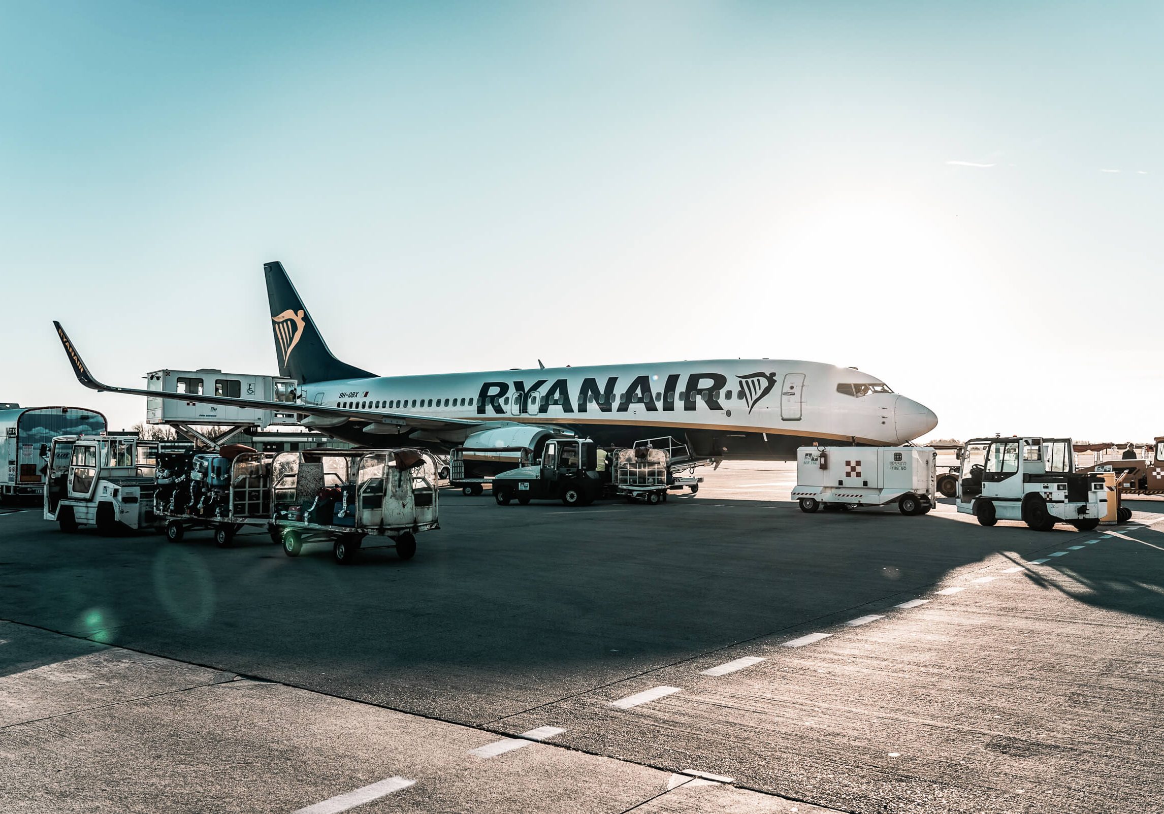 7yrds-deconservice-flughafen-weeze-ryanair